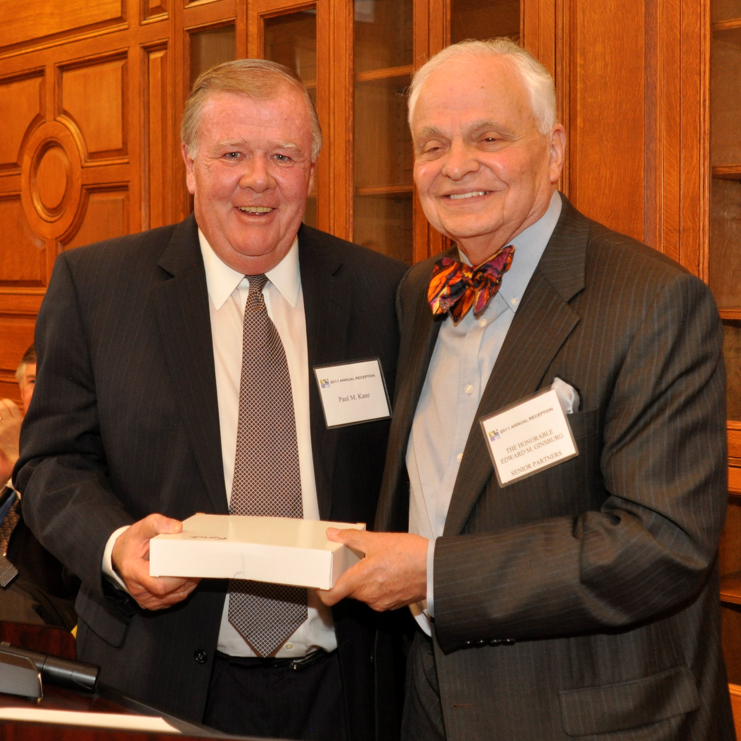 Photo of Paul Kane receiving the 2011 Gideon Trumpet Award from Judge Ginsburg